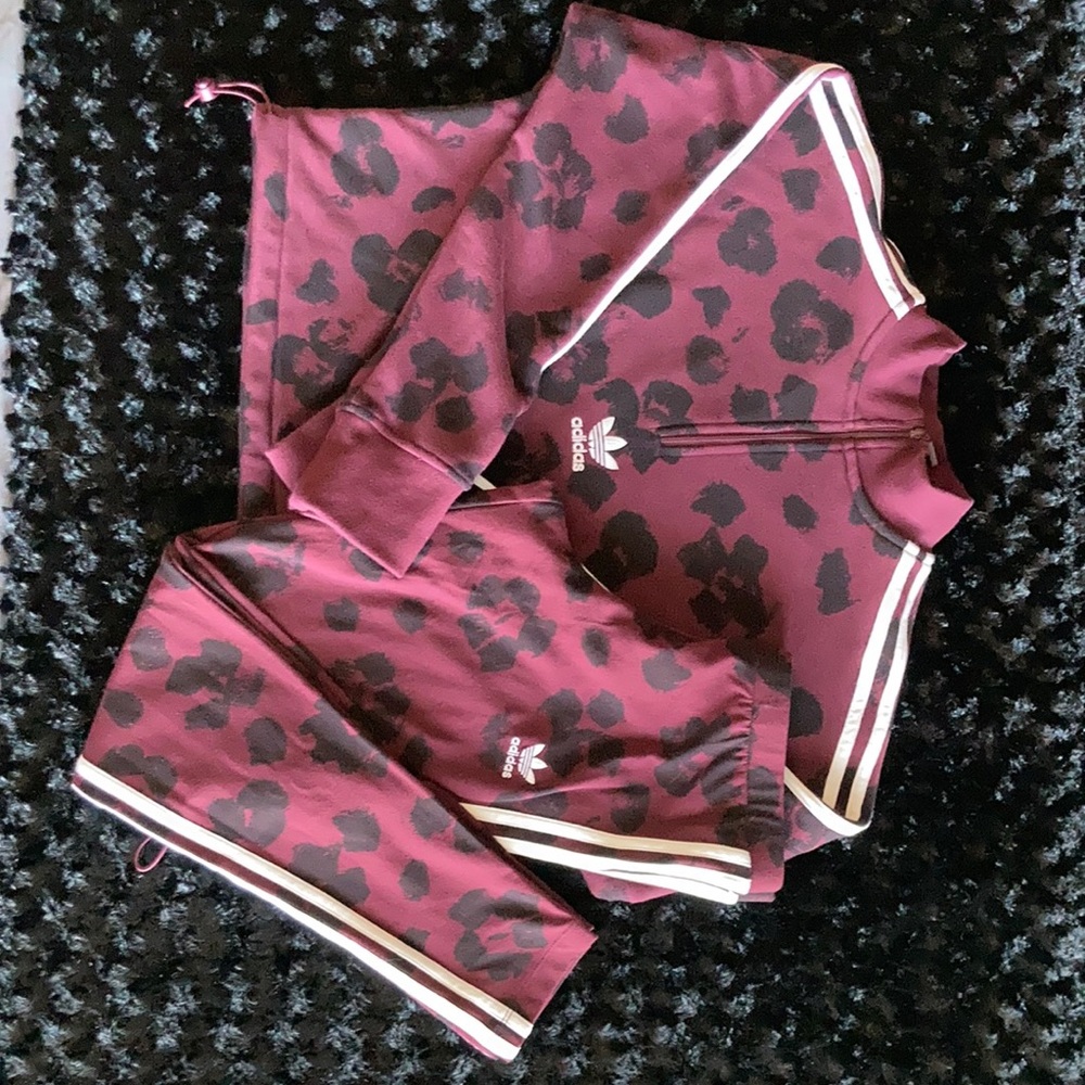Adidas 1/4 zip crop pullover and leggings